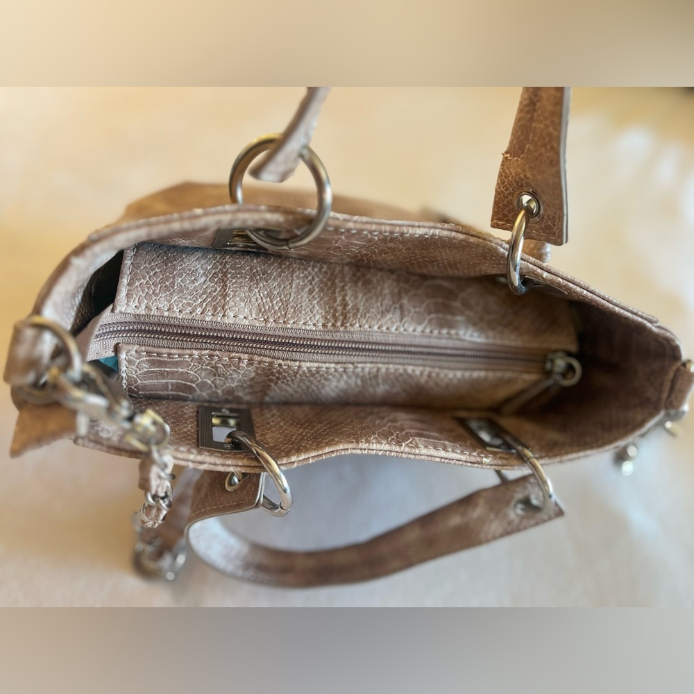Ivanka Trump Vintage Y2K Tan Two Way Crossbody Bag with Chain Strap EUC - Picture 10 of 14